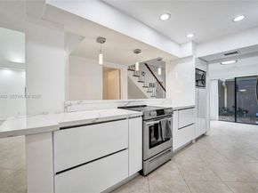 2305 Saint Andrews Rd 129, Hollywood FL 33021