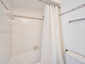 2305 Saint Andrews Rd 129, Hollywood FL 33021