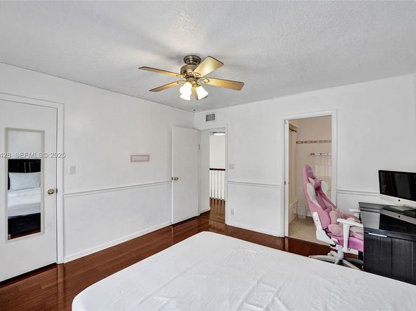 2305 Saint Andrews Rd 129, Hollywood FL 33021