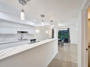 2305 Saint Andrews Rd 129, Hollywood FL 33021