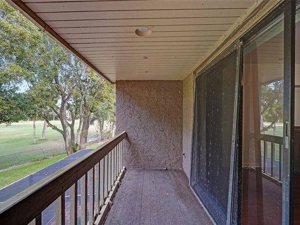 2305 Saint Andrews Rd 129, Hollywood FL 33021