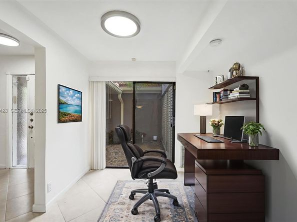 2305 Saint Andrews Rd 129, Hollywood FL 33021