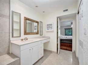 2305 Saint Andrews Rd 129, Hollywood FL 33021