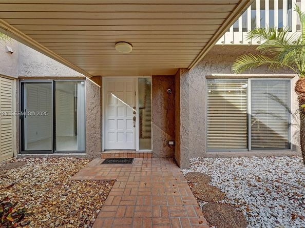 2305 Saint Andrews Rd 129, Hollywood FL 33021