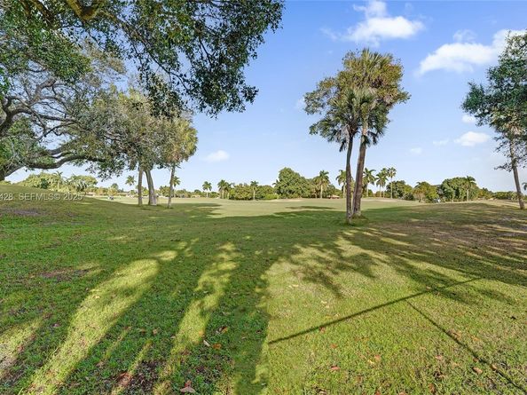 2305 Saint Andrews Rd 129, Hollywood FL 33021