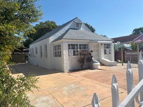 34 NW 69th St, Miami FL 33150