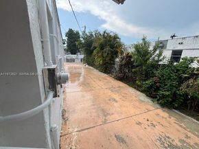 34 NW 69th St, Miami FL 33150