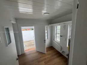 34 NW 69th St, Miami FL 33150