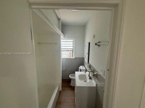 34 NW 69th St, Miami FL 33150