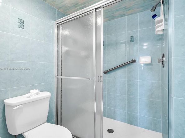7536 Fairfax Dr 205, Tamarac FL 33321