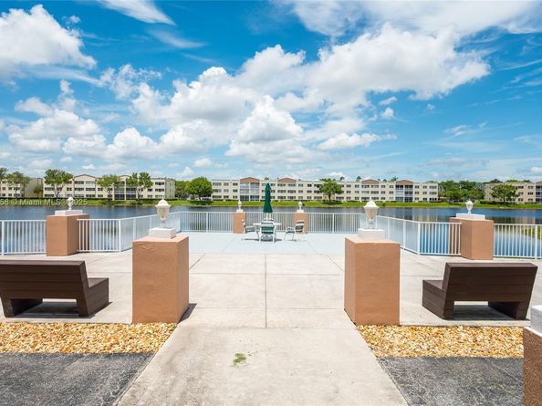 7536 Fairfax Dr 205, Tamarac FL 33321