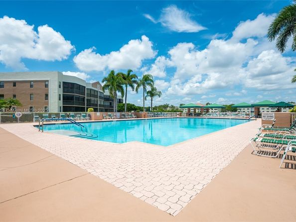 7536 Fairfax Dr 205, Tamarac FL 33321