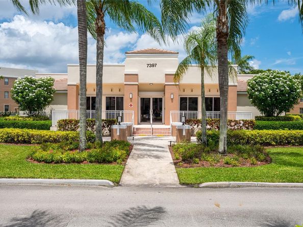 7536 Fairfax Dr 205, Tamarac FL 33321