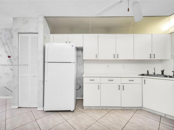 7536 Fairfax Dr 205, Tamarac FL 33321