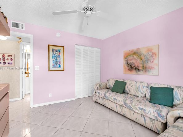 7536 Fairfax Dr 205, Tamarac FL 33321