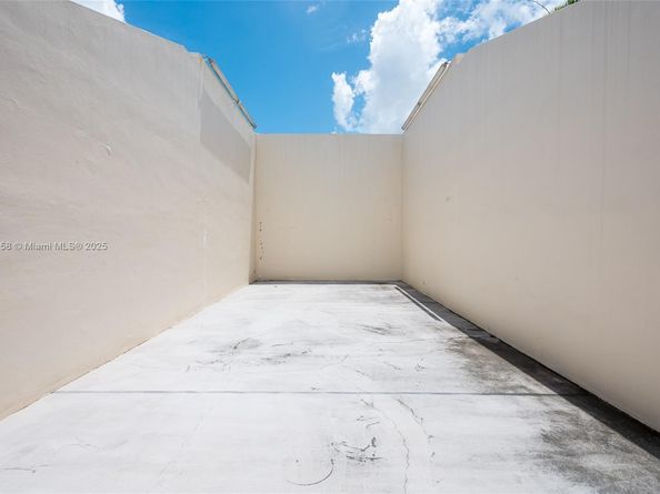 7536 Fairfax Dr 205, Tamarac FL 33321