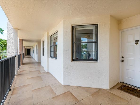 7536 Fairfax Dr 205, Tamarac FL 33321