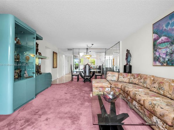 7536 Fairfax Dr 205, Tamarac FL 33321