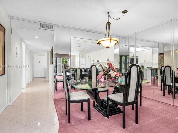 7536 Fairfax Dr 205, Tamarac FL 33321