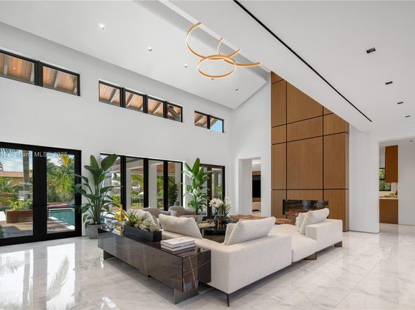 4241 Palm Ln, Miami FL 33137