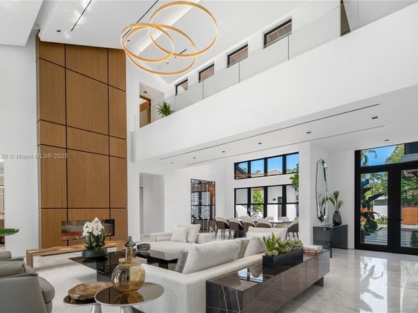 4241 Palm Ln, Miami FL 33137