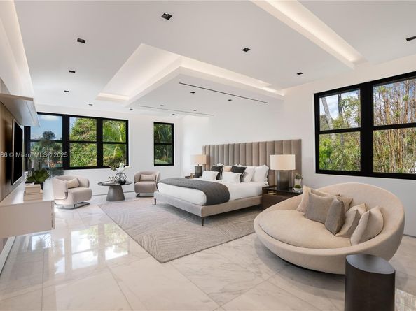 4241 Palm Ln, Miami FL 33137