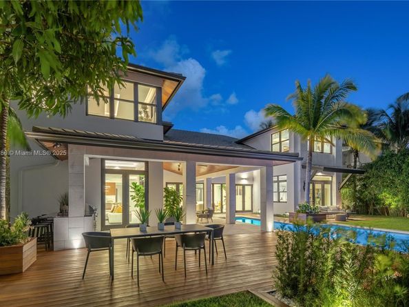 4241 Palm Ln, Miami FL 33137