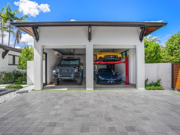 4241 Palm Ln, Miami FL 33137