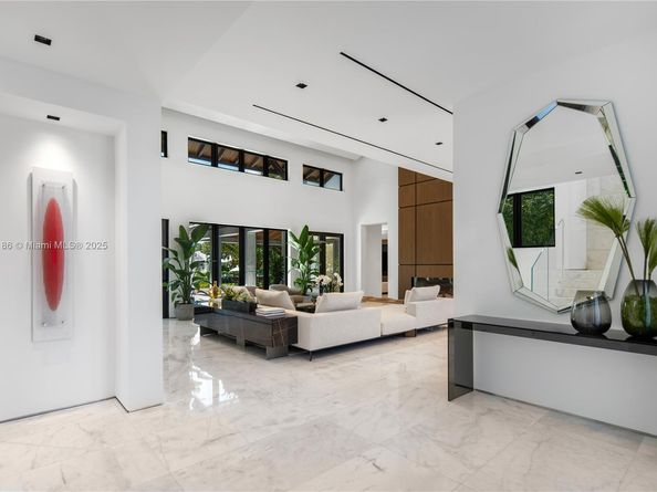 4241 Palm Ln, Miami FL 33137