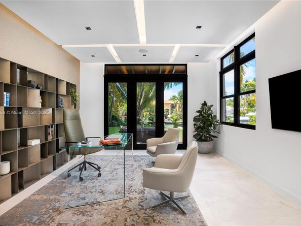 4241 Palm Ln, Miami FL 33137