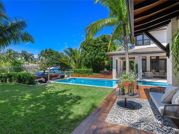 4241 Palm Ln, Miami FL 33137