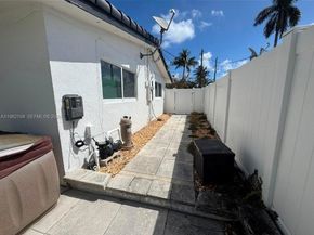 631 SE 5th Ter, Pompano Beach FL 33060