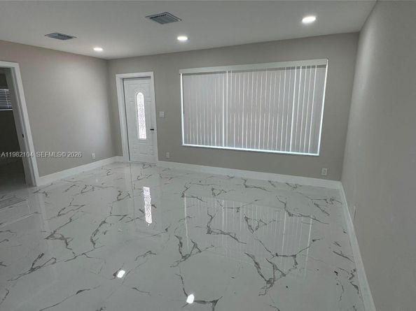 631 SE 5th Ter, Pompano Beach FL 33060