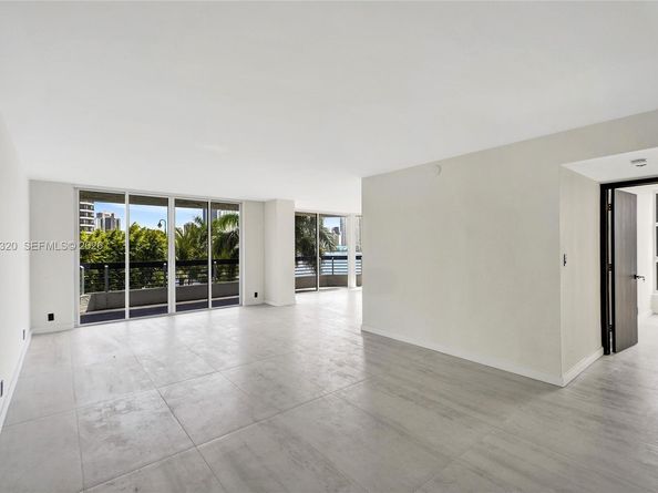 3530 Mystic Pointe Dr 415, Aventura FL 33180