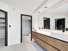 3530 Mystic Pointe Dr 415, Aventura FL 33180