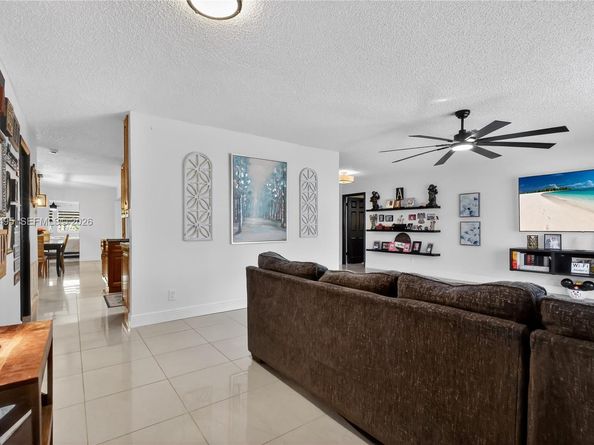 9401 NW 81st Ct, Tamarac FL 33321