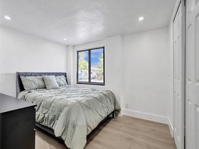 3661 NE 8th Ave, Oakland Park FL 33334