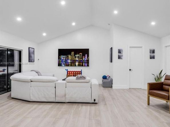 10380 SW 49th Pl, Cooper City FL 33328