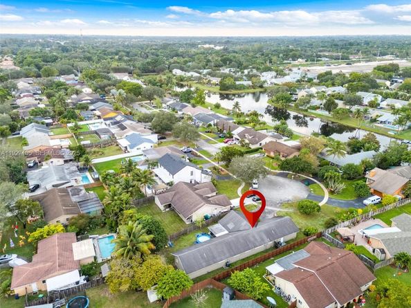 10380 SW 49th Pl, Cooper City FL 33328