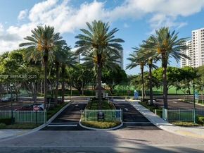 20185 E Country Club Dr 1805, Aventura FL 33180