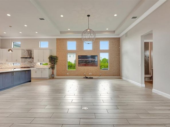 17130 Magnolia Estates Dr, Southwest Ranches FL 33331