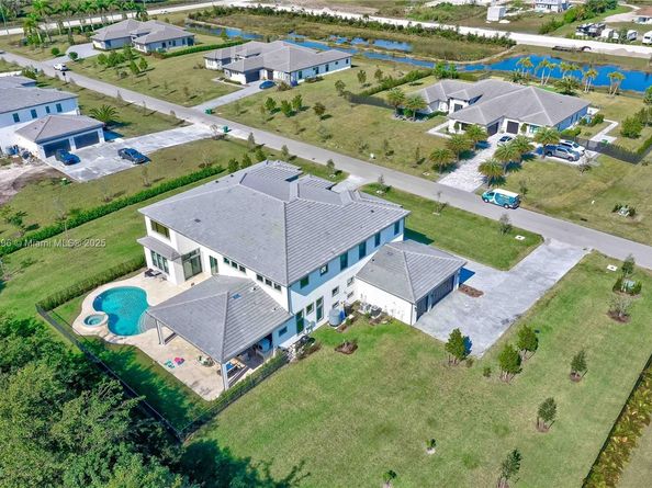 17130 Magnolia Estates Dr, Southwest Ranches FL 33331