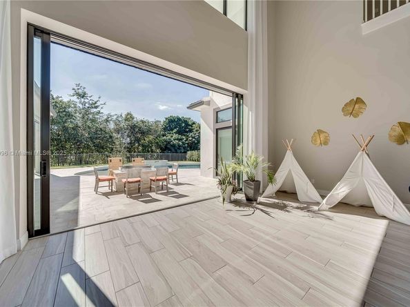 17130 Magnolia Estates Dr, Southwest Ranches FL 33331