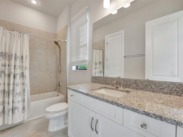 17130 Magnolia Estates Dr, Southwest Ranches FL 33331