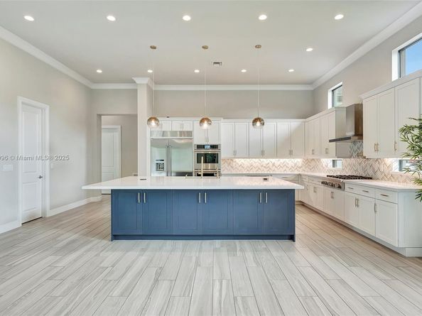 17130 Magnolia Estates Dr, Southwest Ranches FL 33331