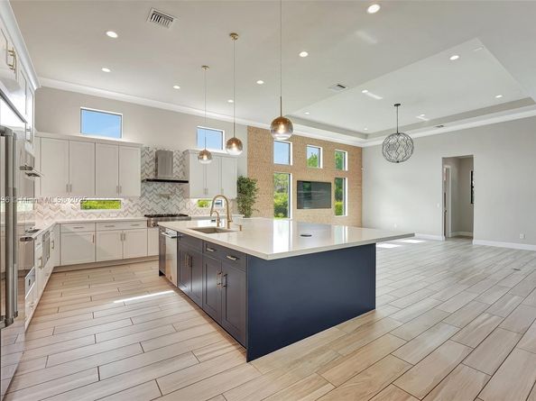 17130 Magnolia Estates Dr, Southwest Ranches FL 33331