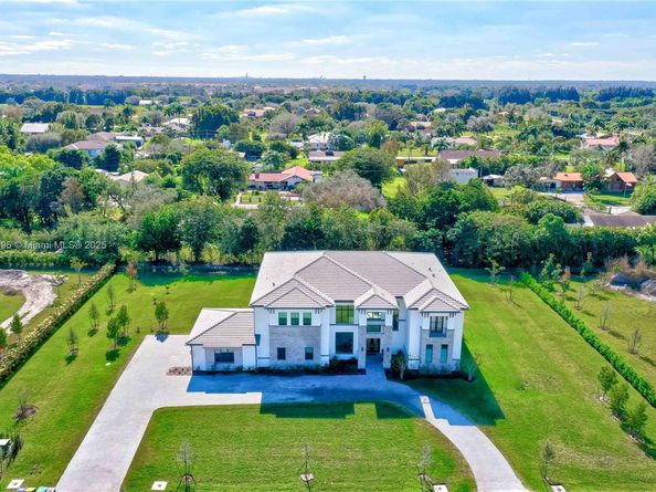 17130 Magnolia Estates Dr, Southwest Ranches FL 33331