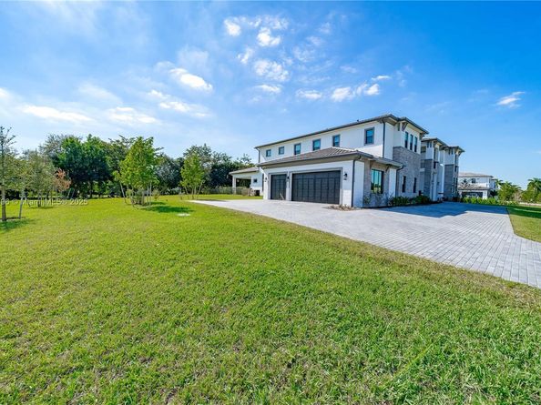 17130 Magnolia Estates Dr, Southwest Ranches FL 33331