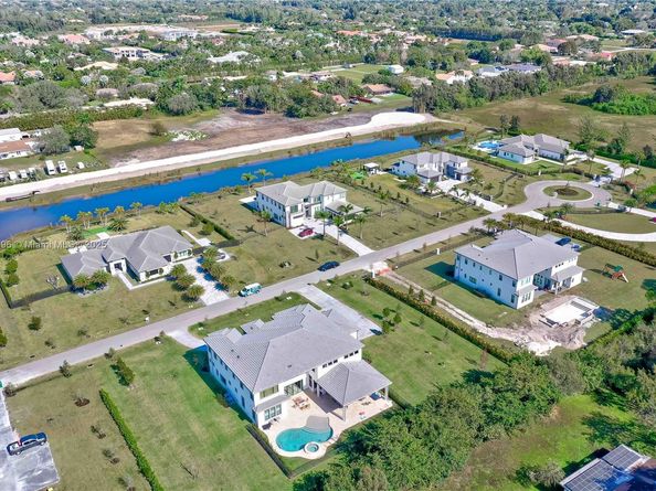 17130 Magnolia Estates Dr, Southwest Ranches FL 33331