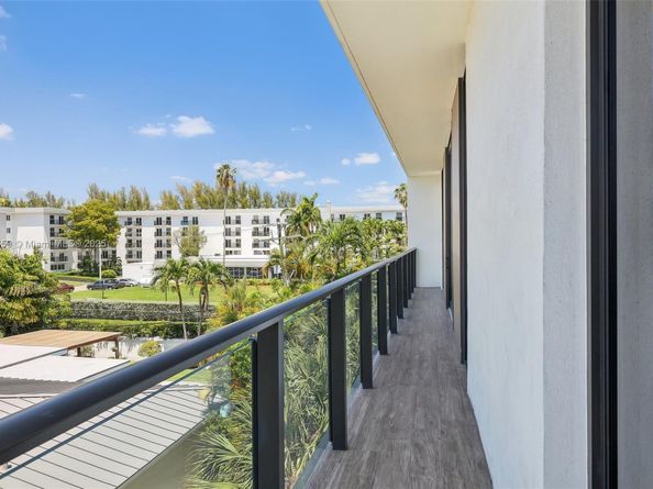 3581 E Glencoe St 309, Miami FL 33133